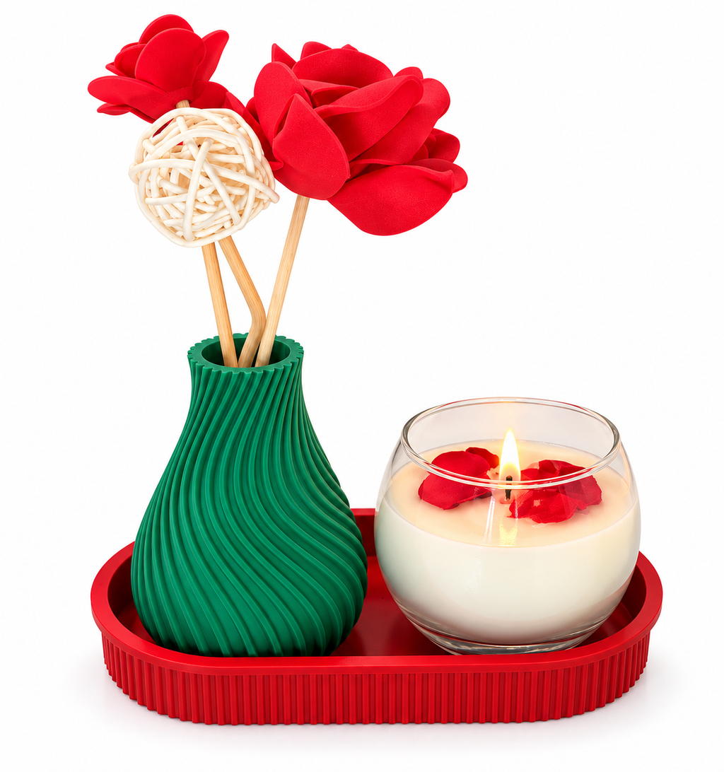 Kit com vaso verde espiral, base vermelha e vela aromática de soja